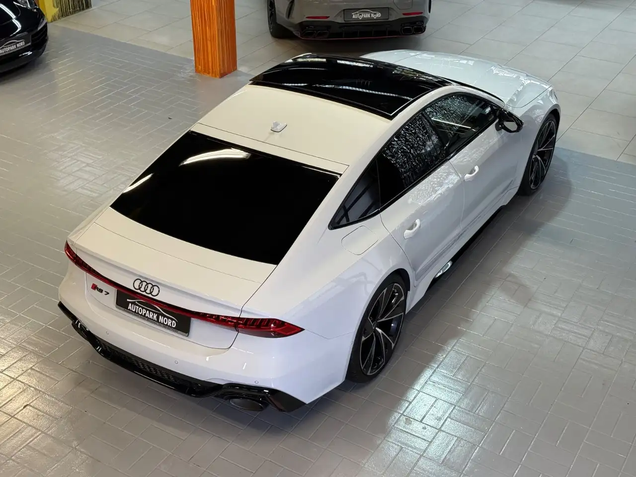 Audi RS7 10