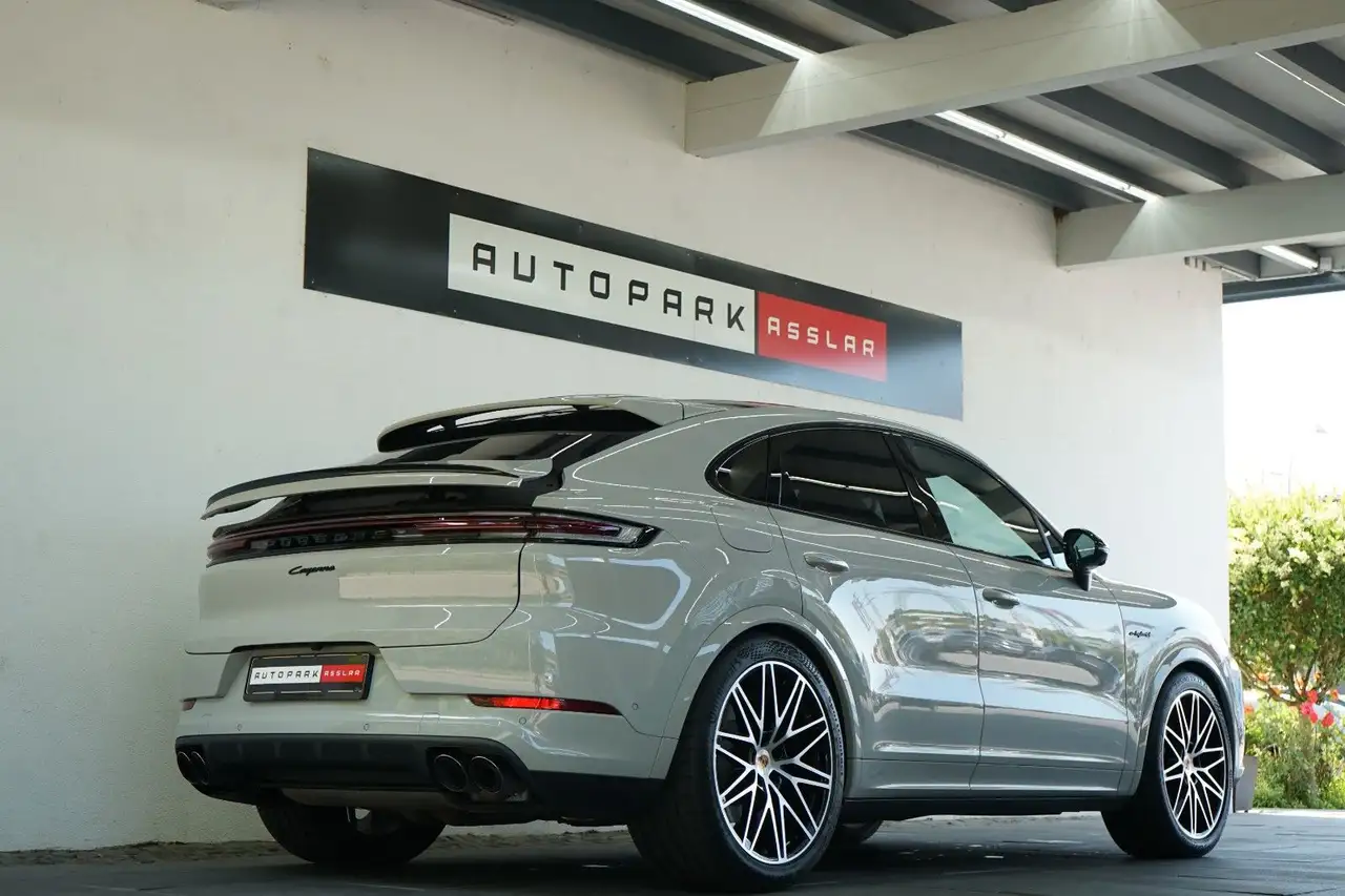 Porsche Cayenne 2
