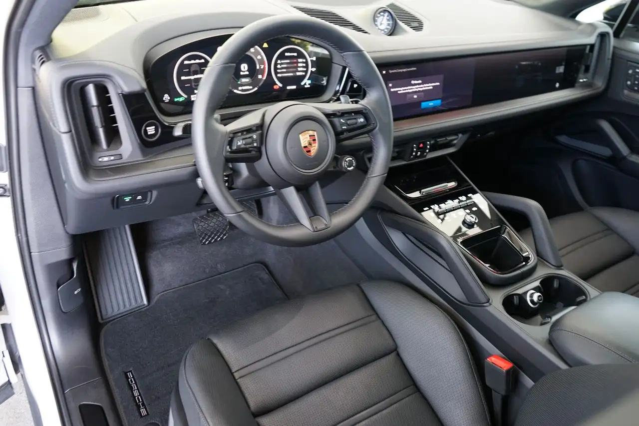 Porsche Cayenne 8