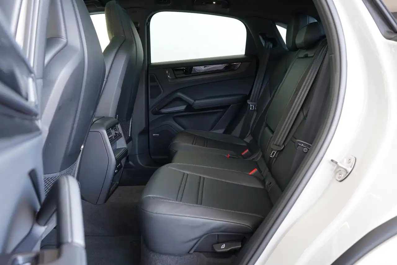 Porsche Cayenne 12