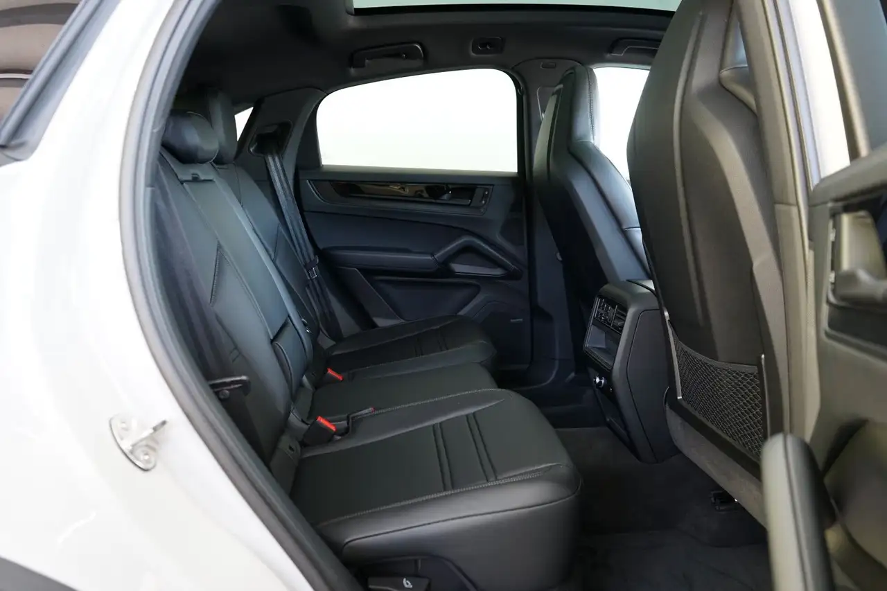 Porsche Cayenne 13