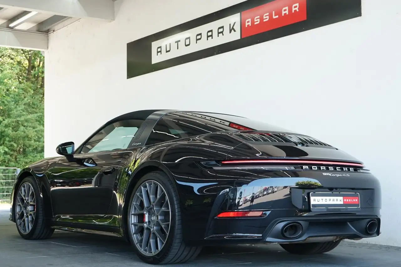 Porsche 992 6