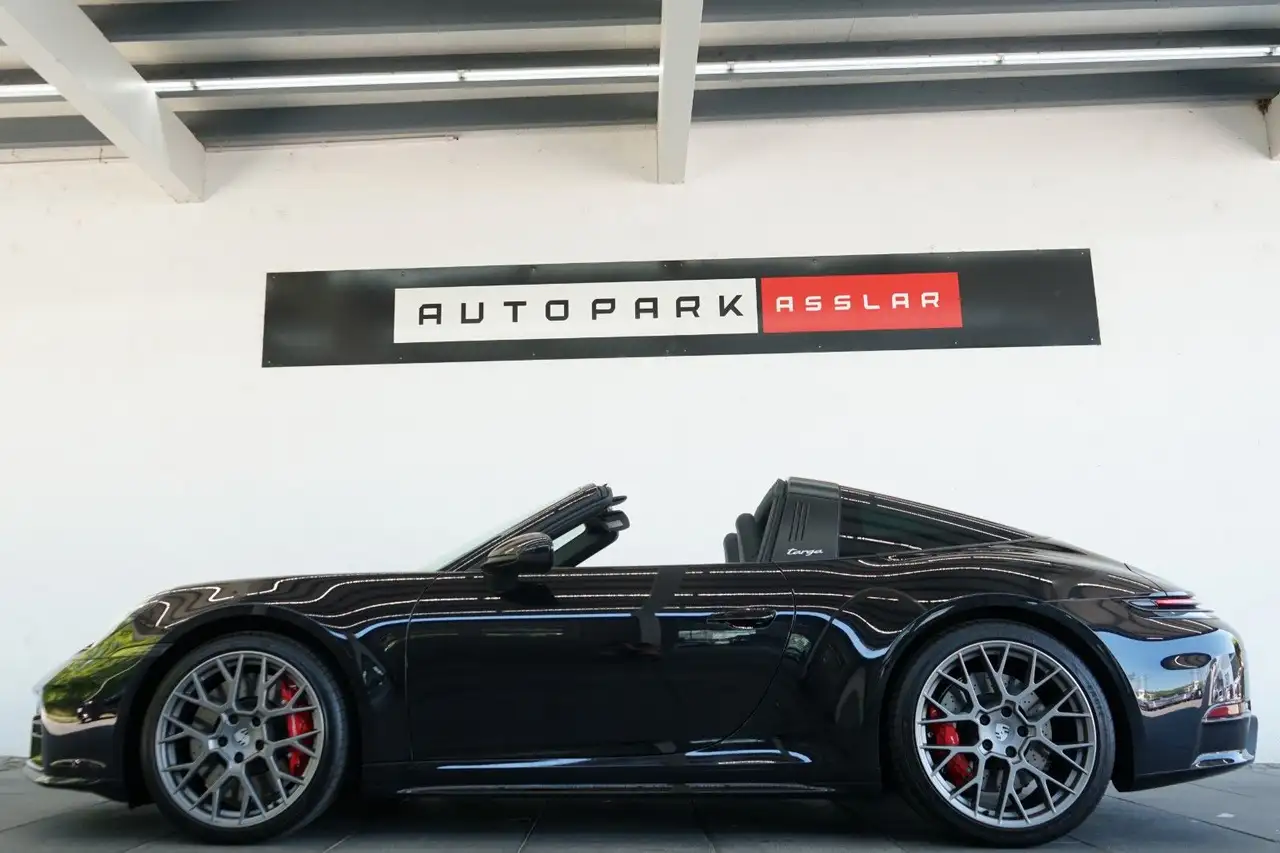 Porsche 992 8
