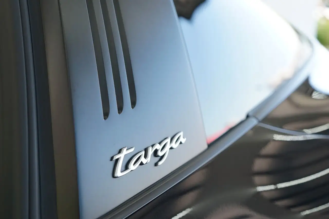 Porsche 992 16
