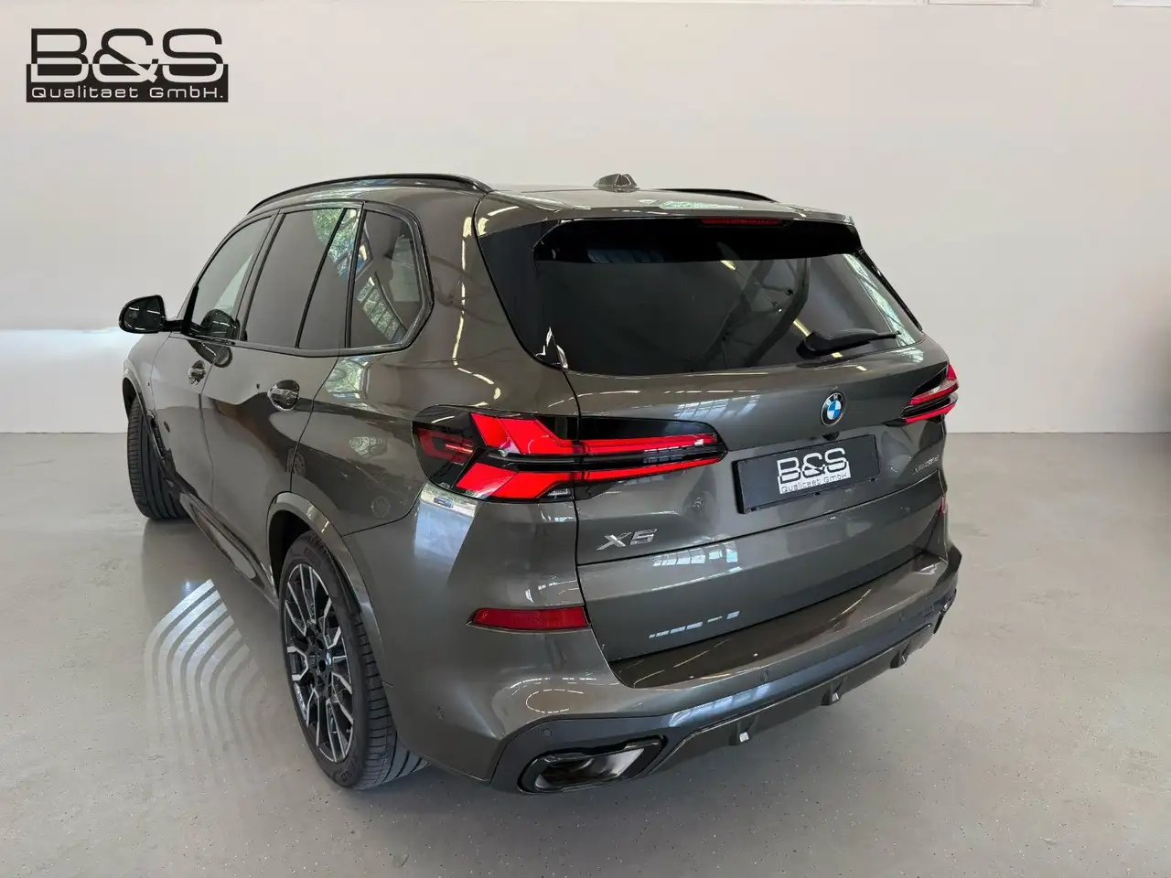 BMW X5 8