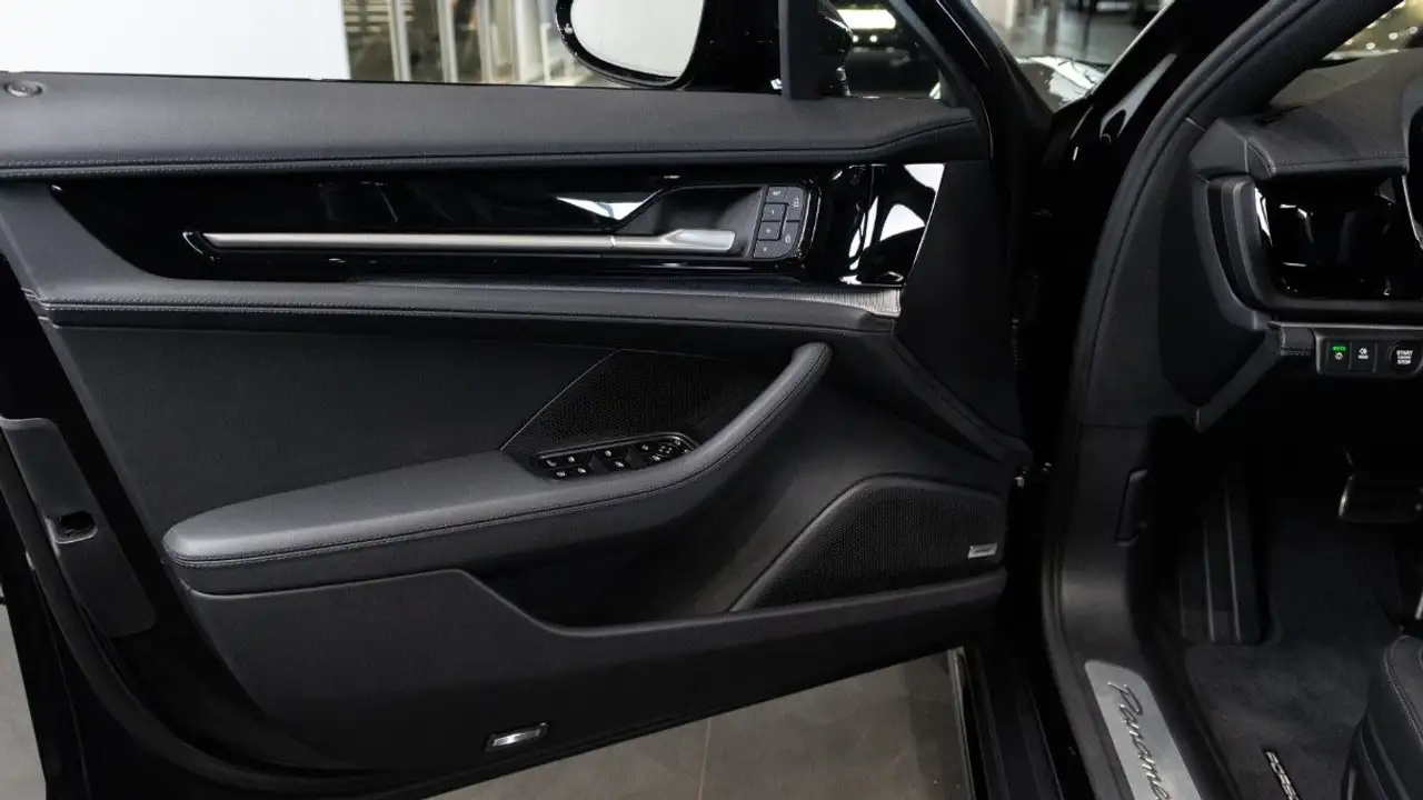 Porsche Panamera 6