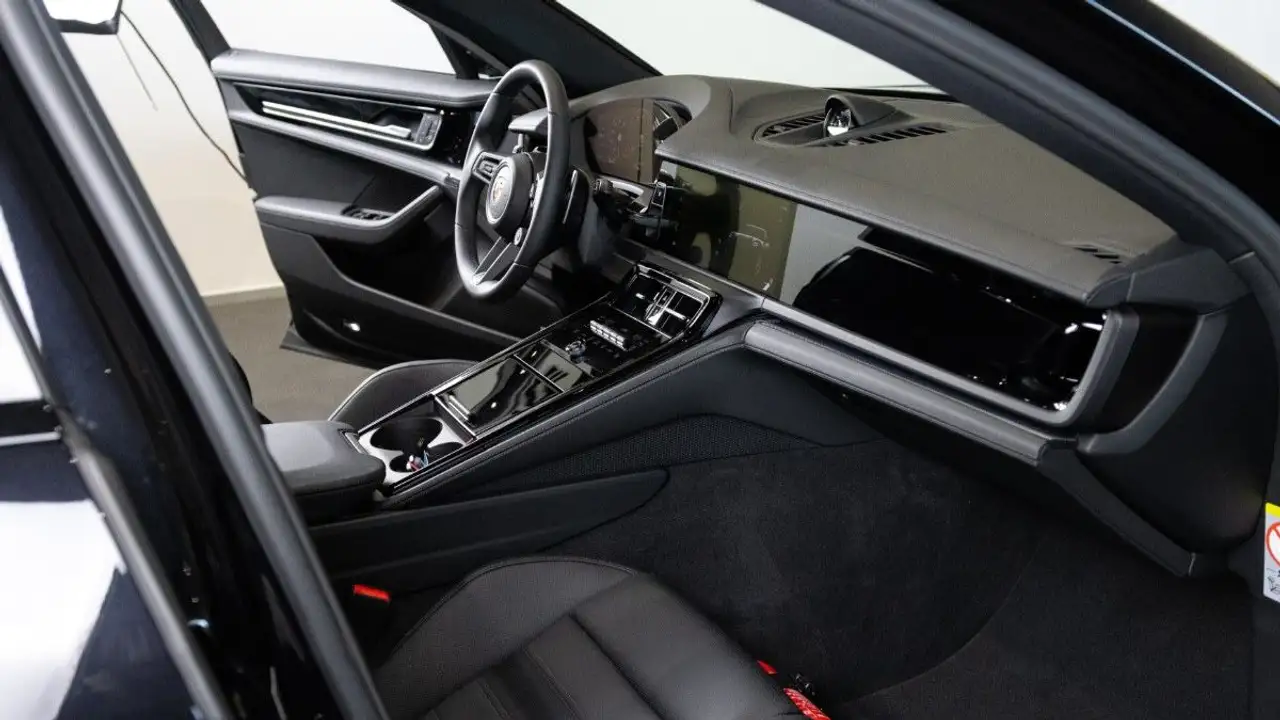 Porsche Panamera 11