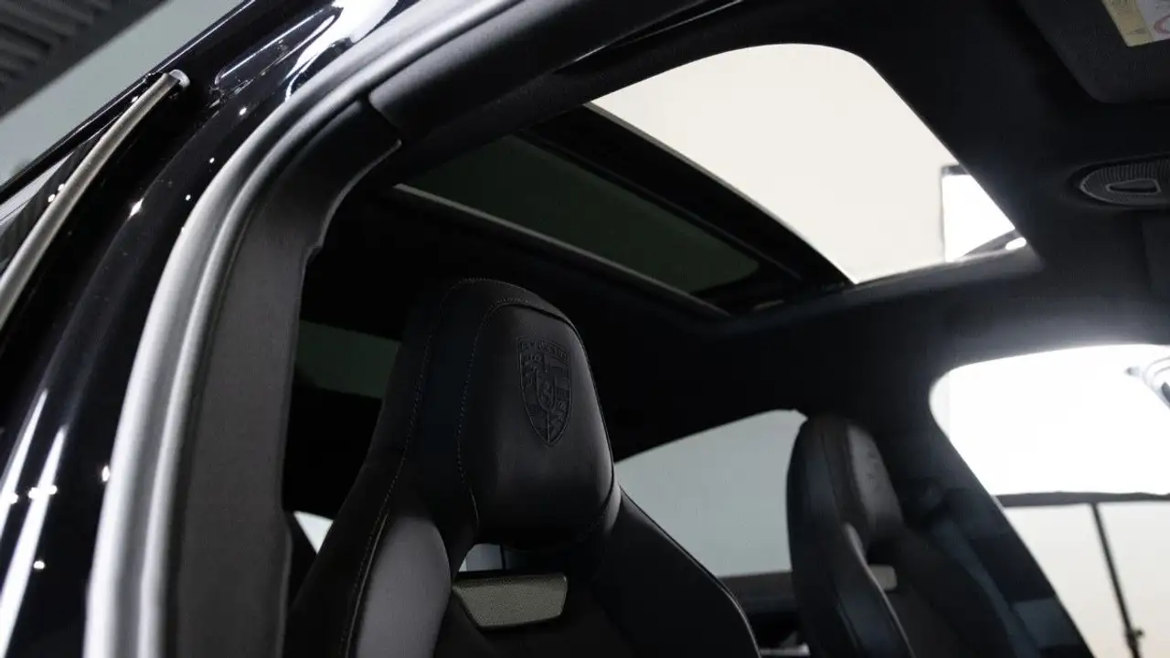 Porsche Panamera 12