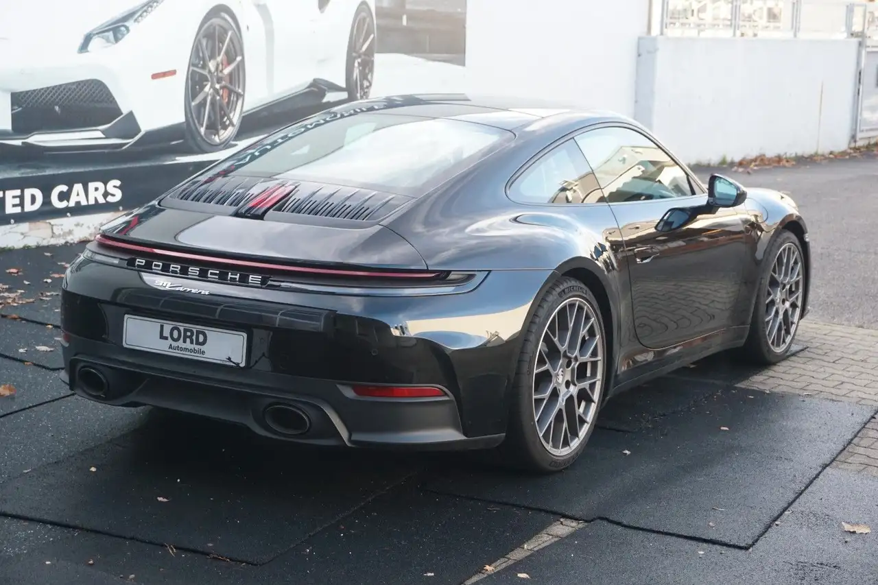 Porsche 992 8