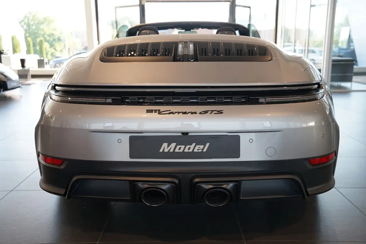 Porsche 992 4