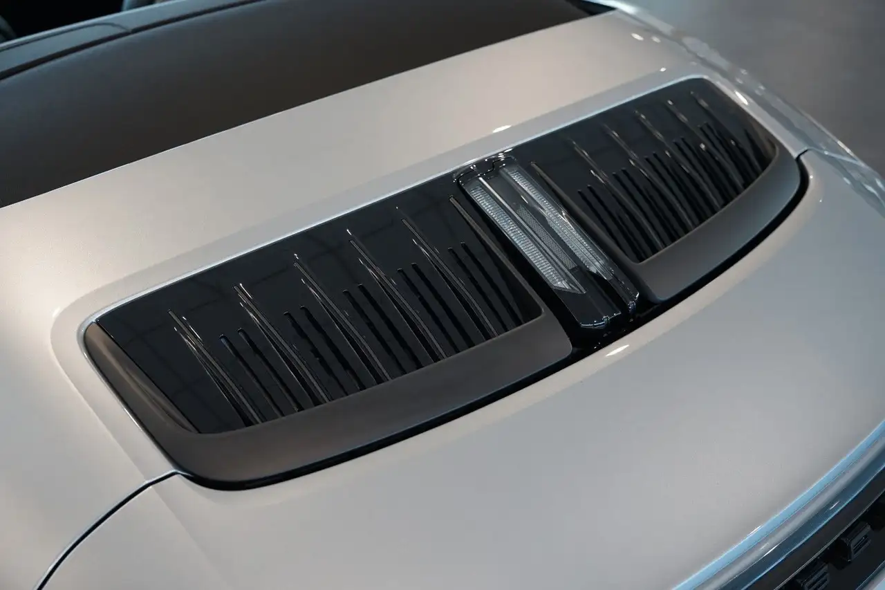 Porsche 992 8