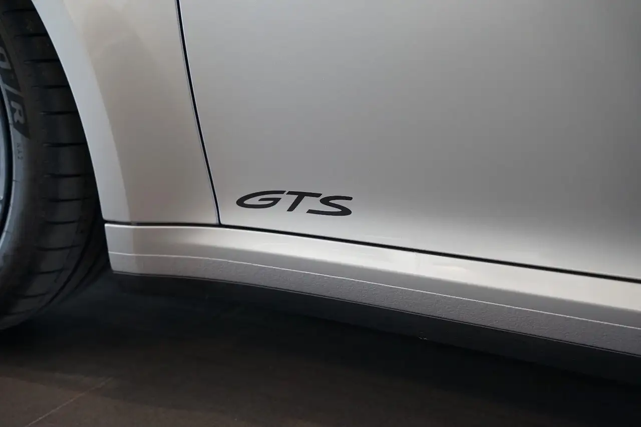 Porsche 992 10