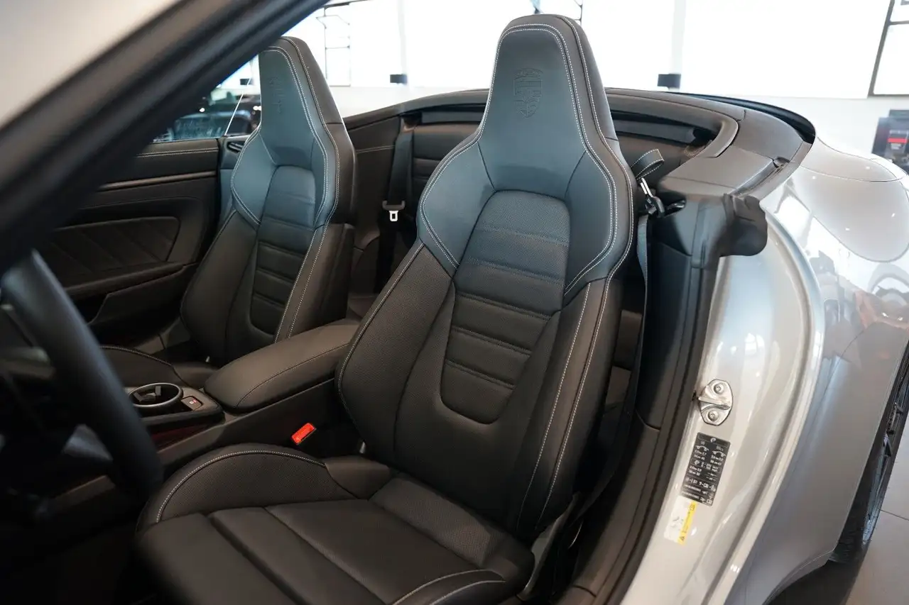 Porsche 992 13