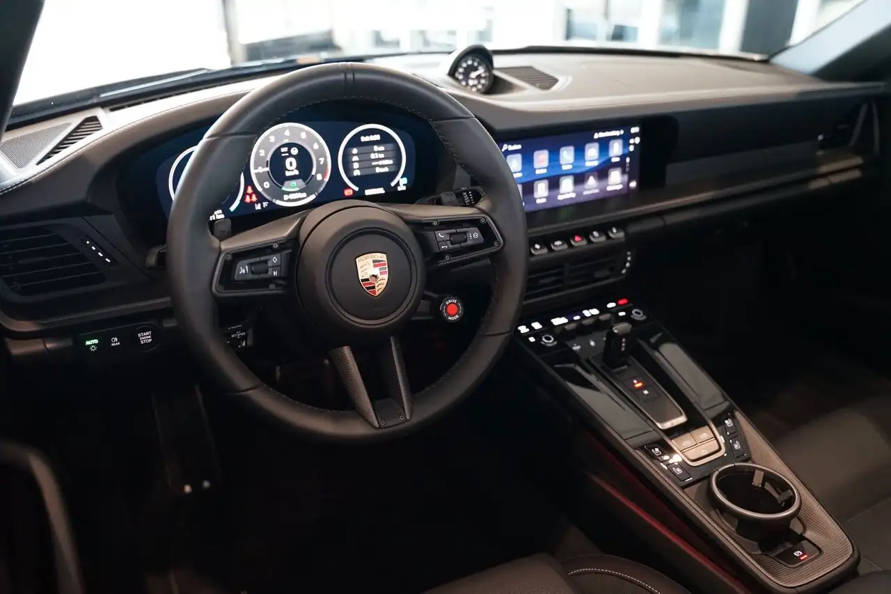 Porsche 992 15