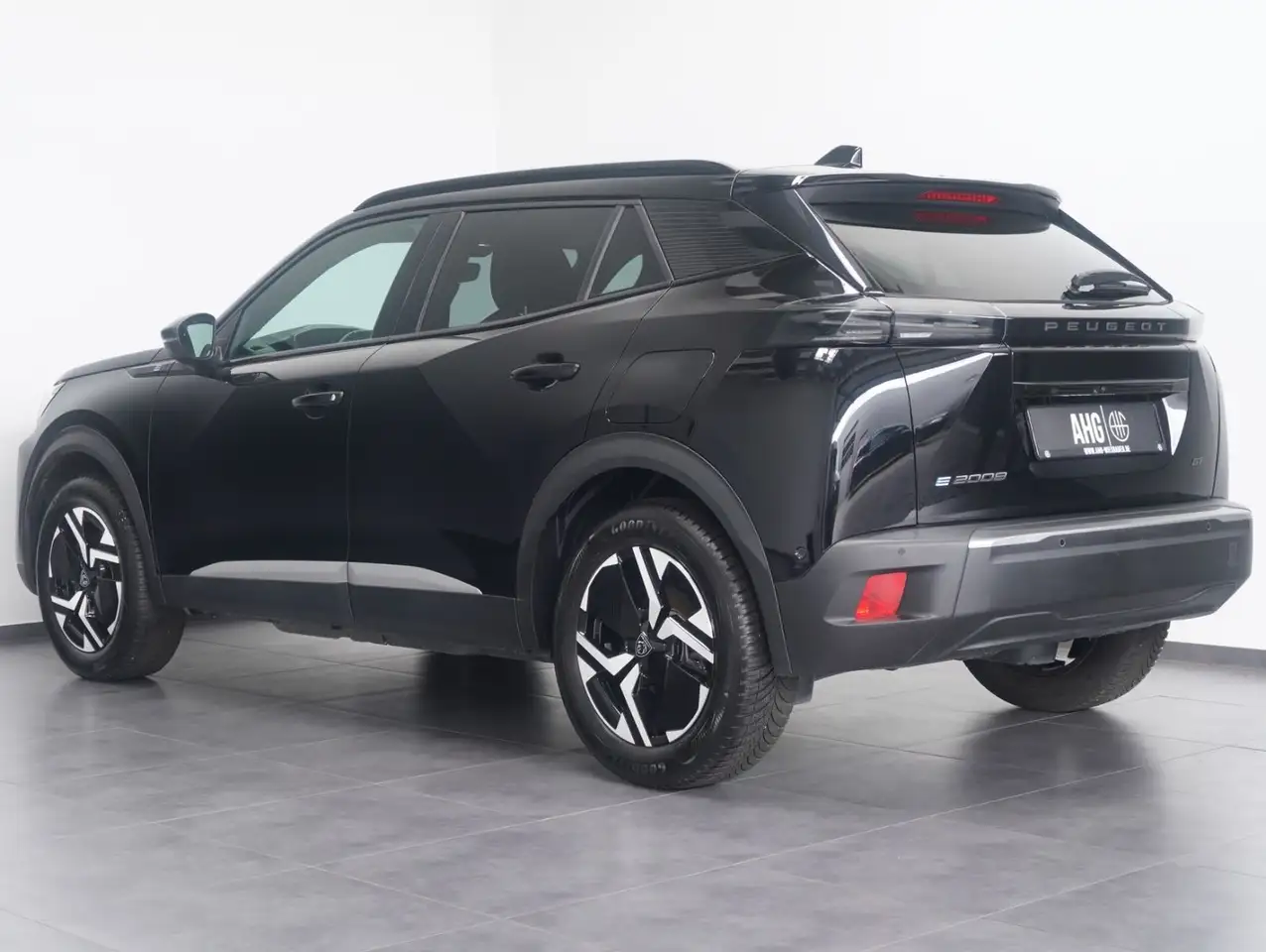 Peugeot 2008 4