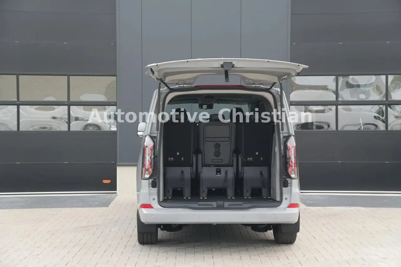 Ford Tourneo 4