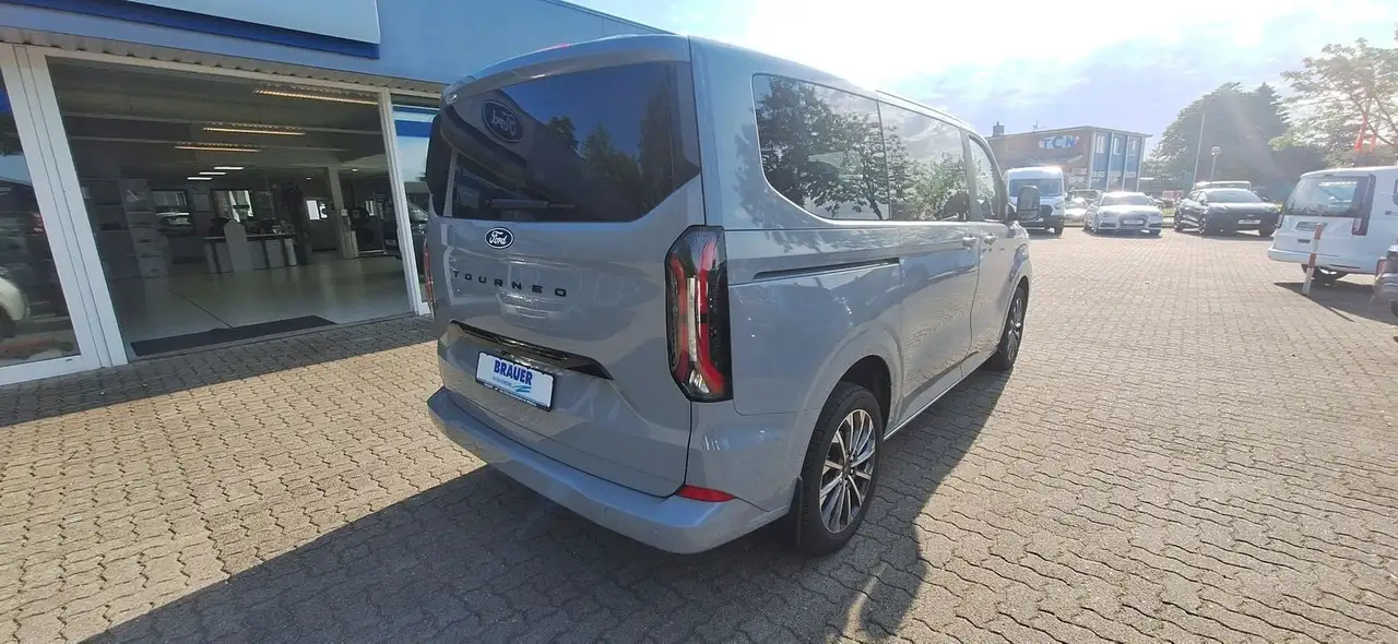 Ford Tourneo 5