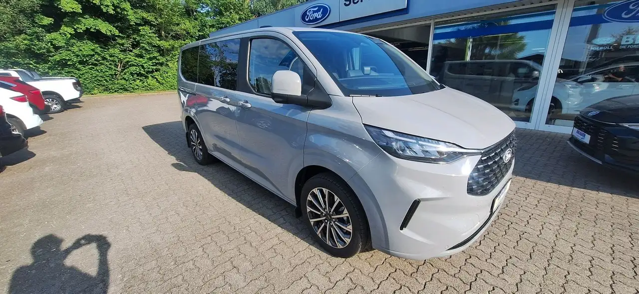 Ford Tourneo 7