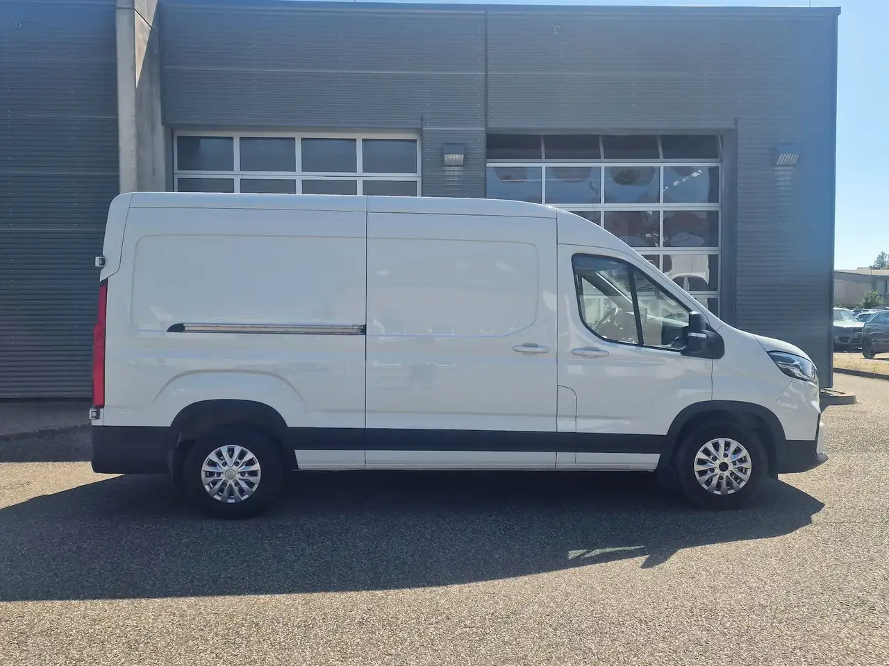 Maxus Deliver 9 3