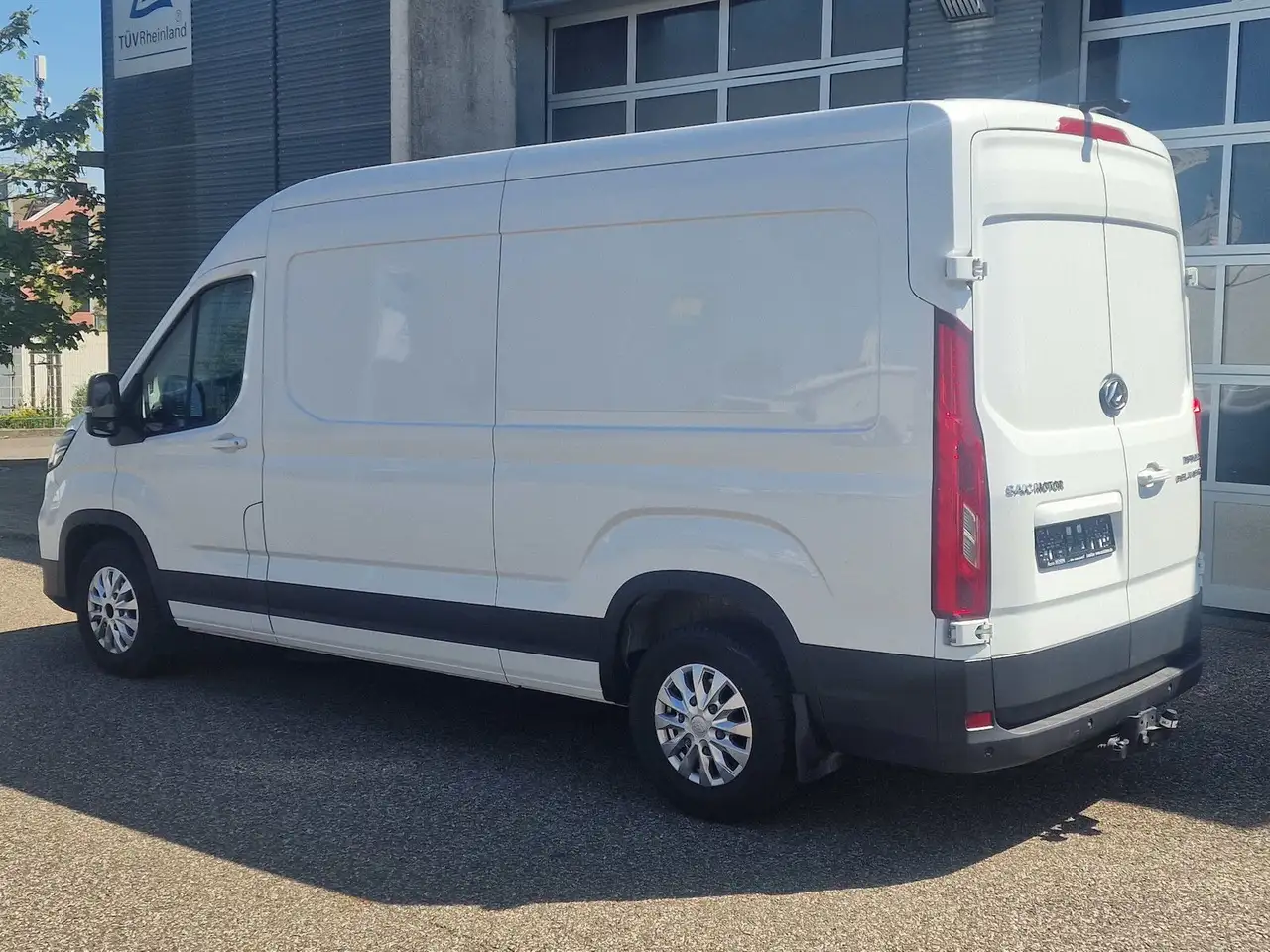 Maxus Deliver 9 5