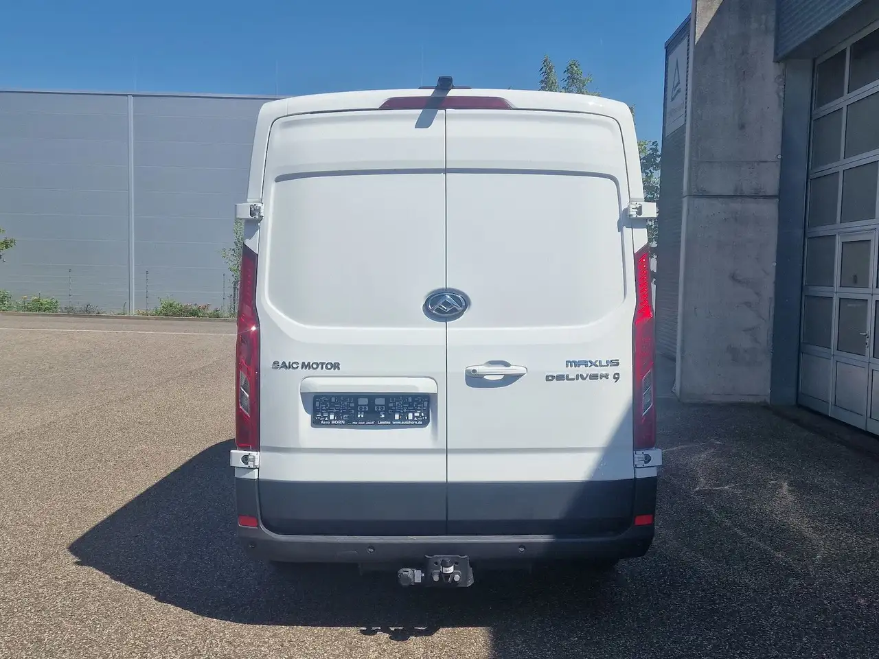 Maxus Deliver 9 8