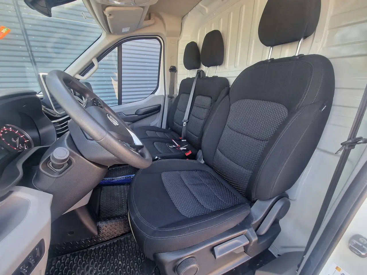 Maxus Deliver 9 10