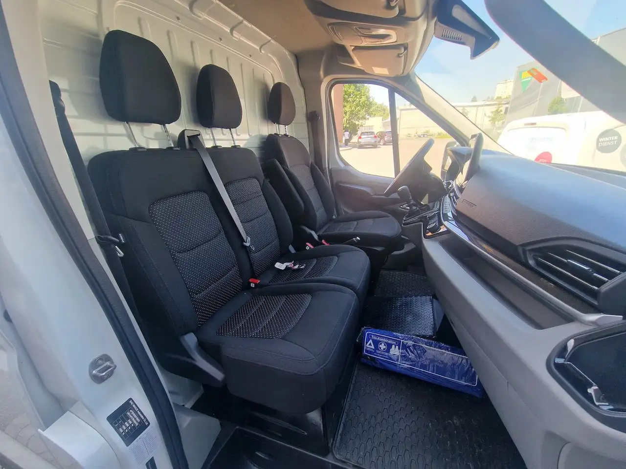 Maxus Deliver 9 11