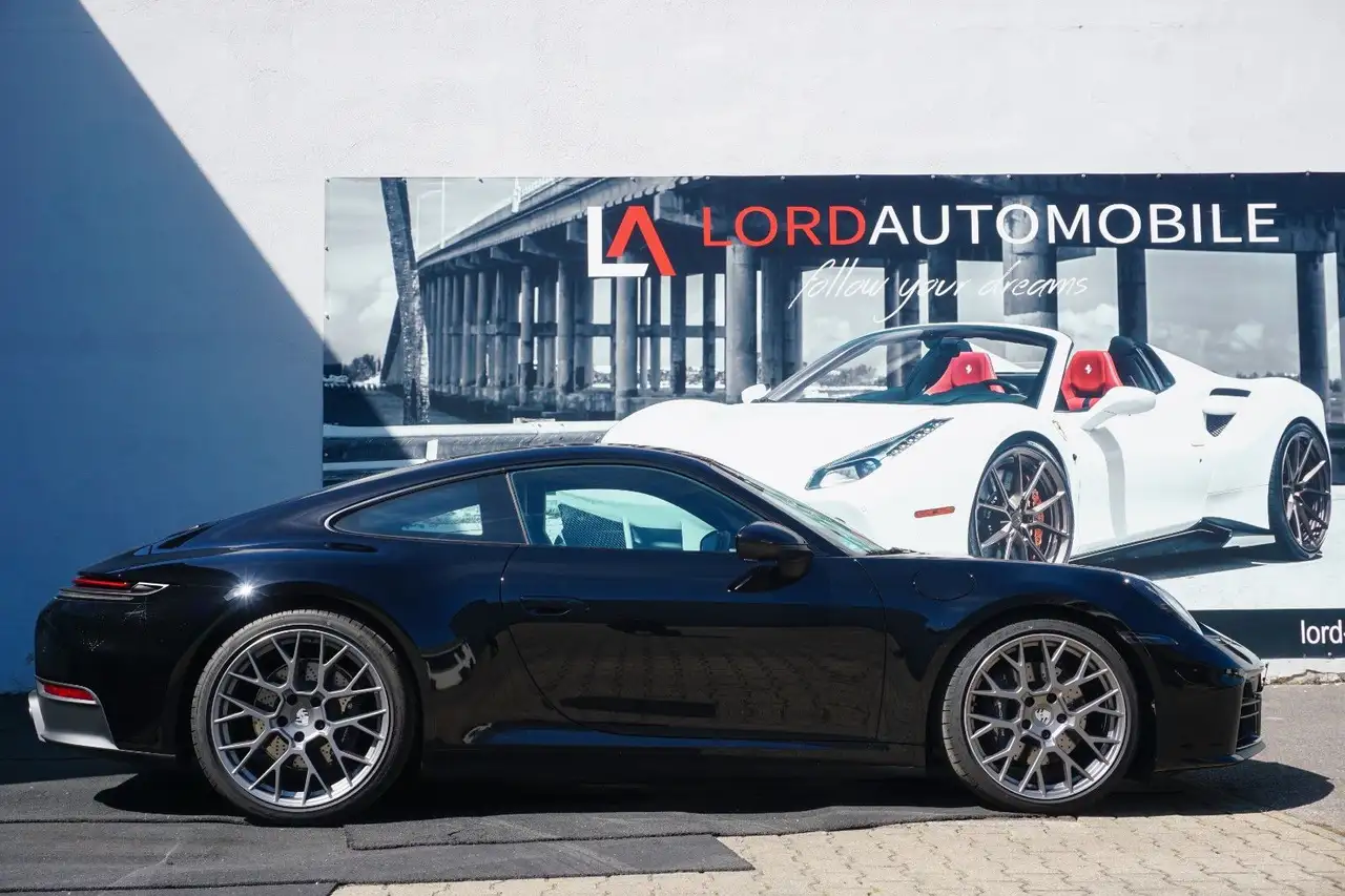 Porsche 992 8