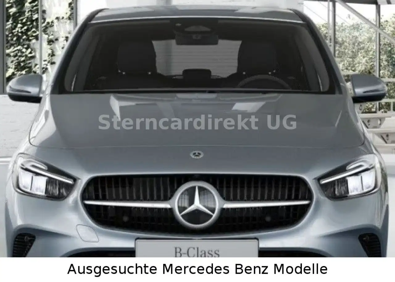 Mercedes-Benz B 180 11