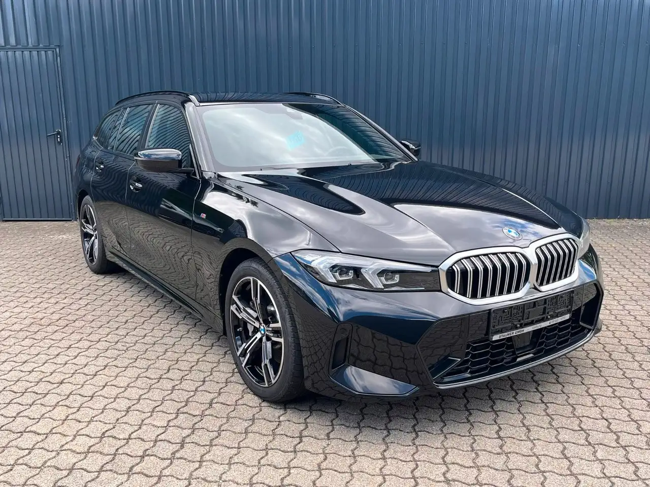 BMW 330 i 4