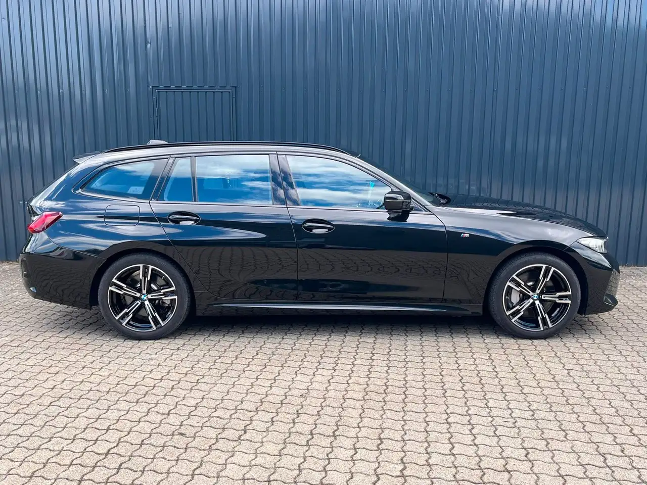 BMW 330 i 5