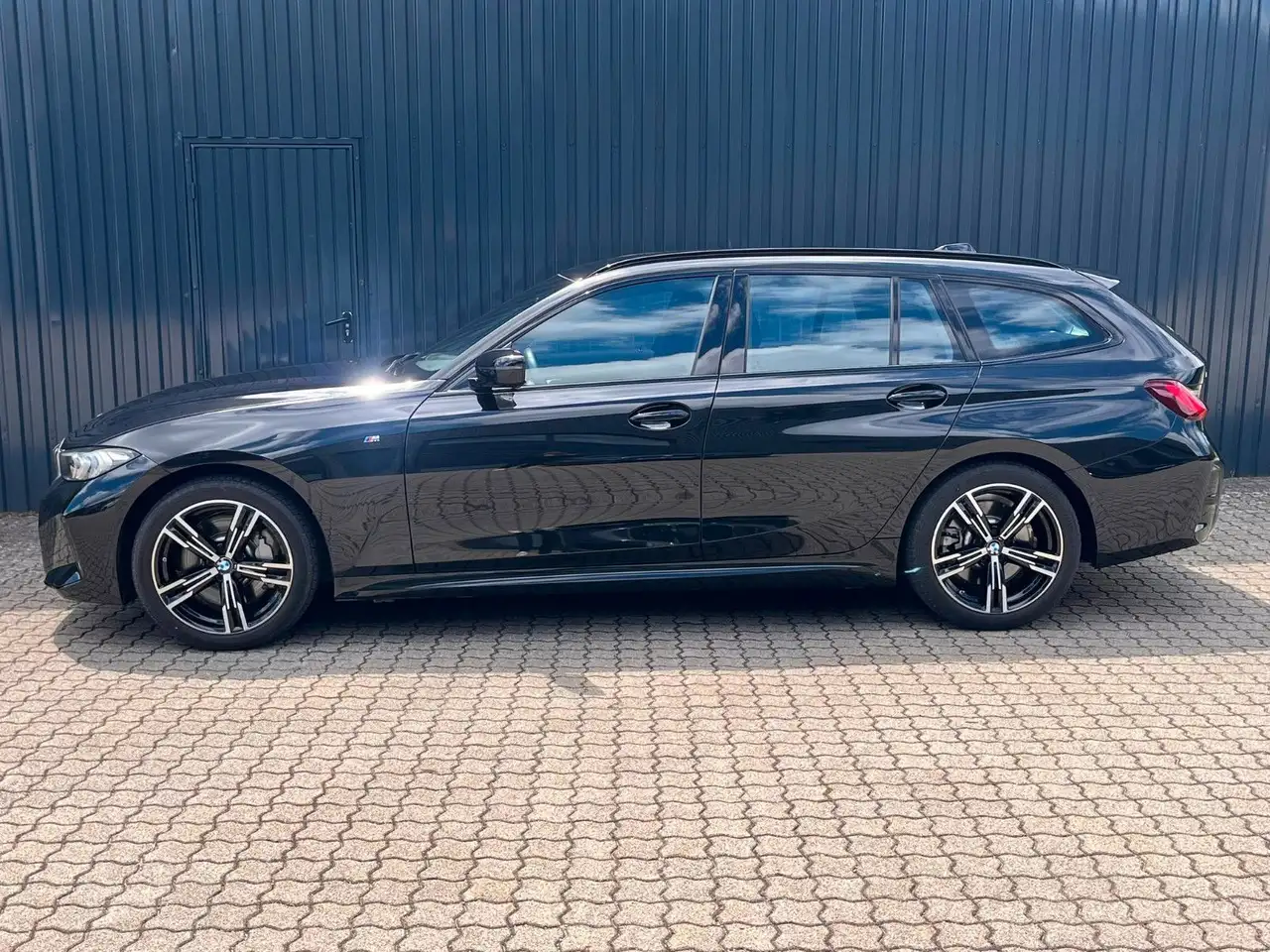 BMW 330 i 6