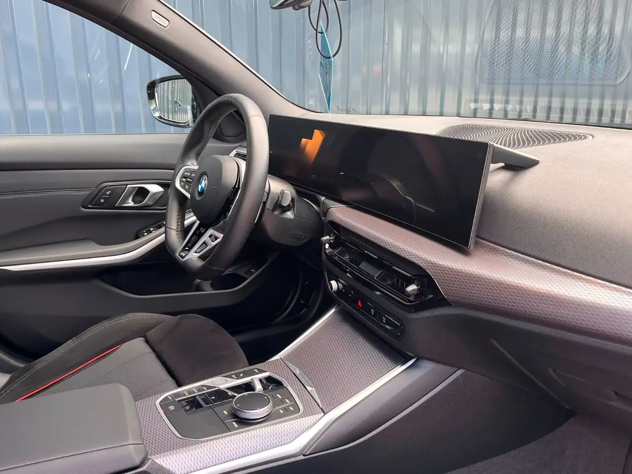 BMW 330 i 10
