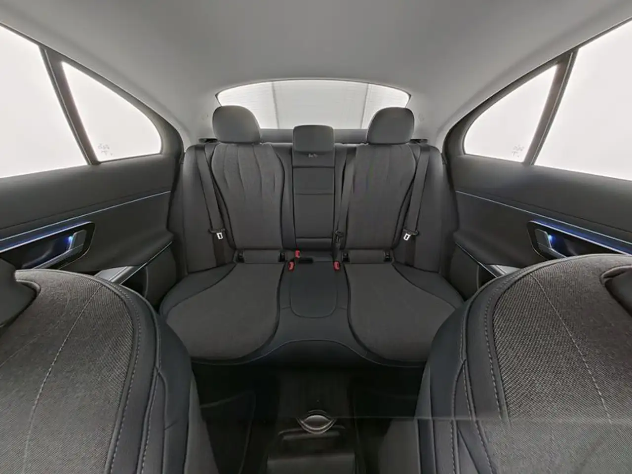 Mercedes-Benz E 200 10