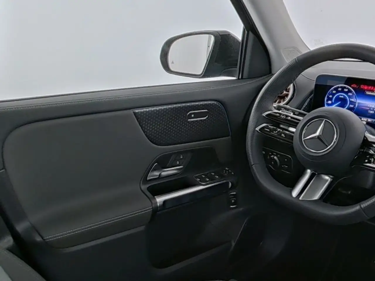 Mercedes-Benz EQB 250 6
