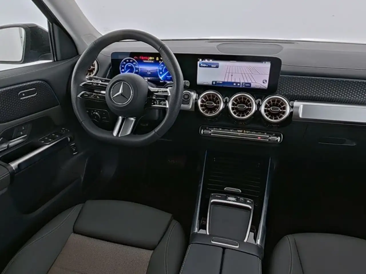 Mercedes-Benz EQB 250 8