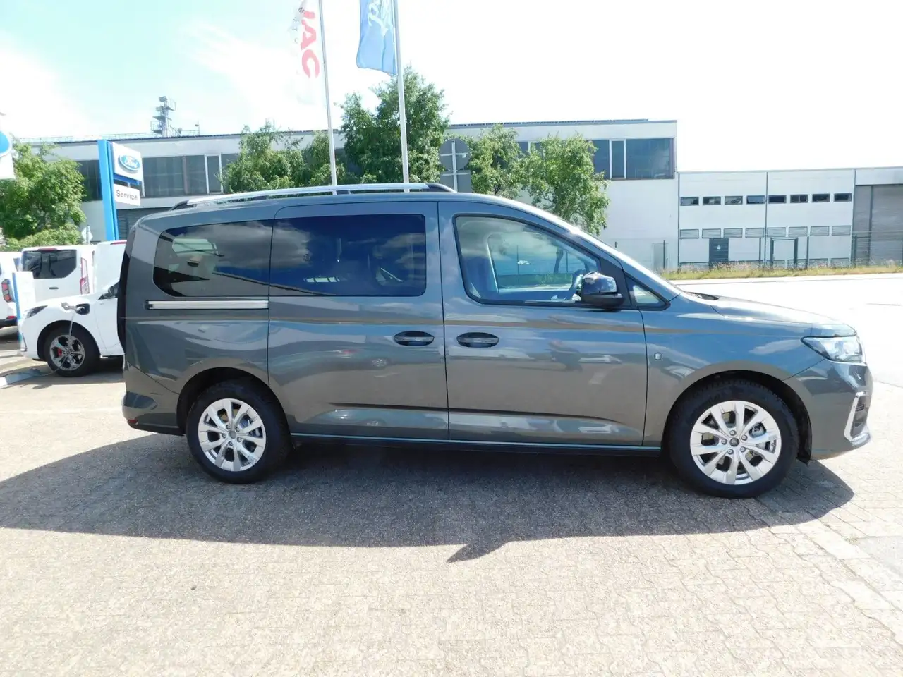 Ford Tourneo 4
