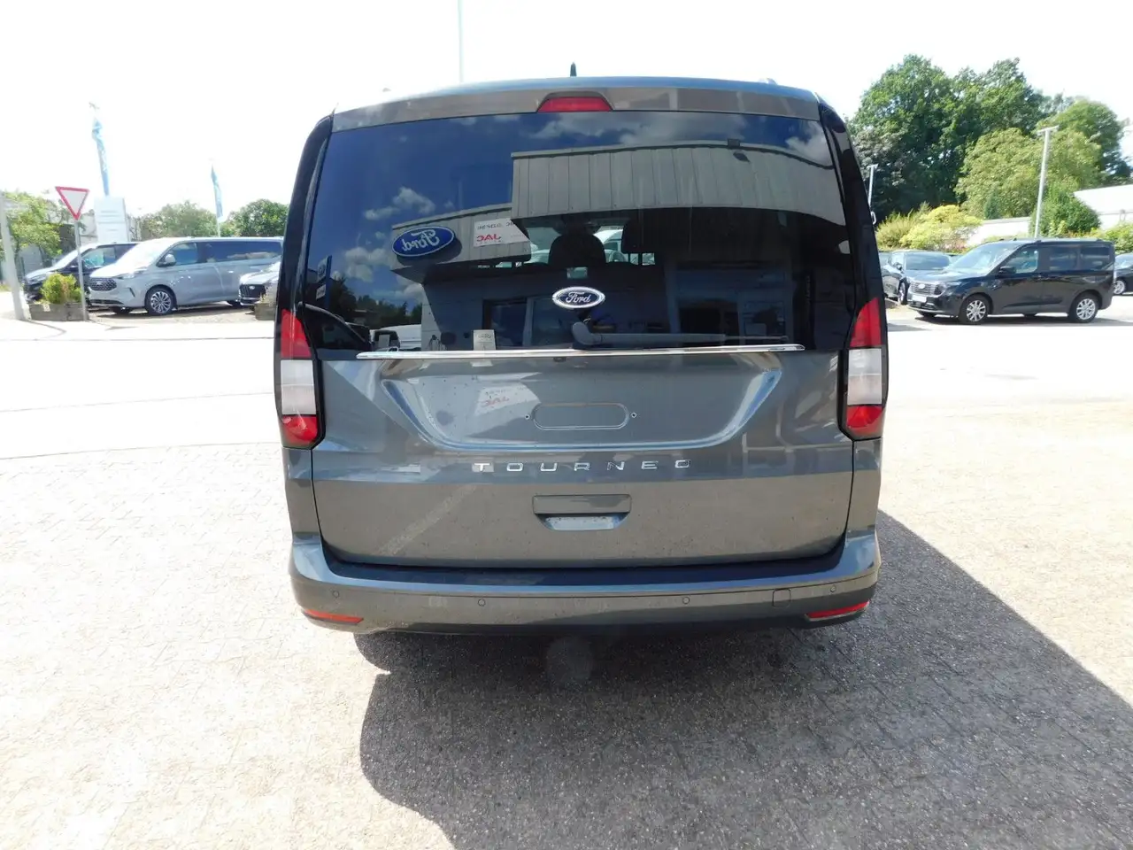 Ford Tourneo 6