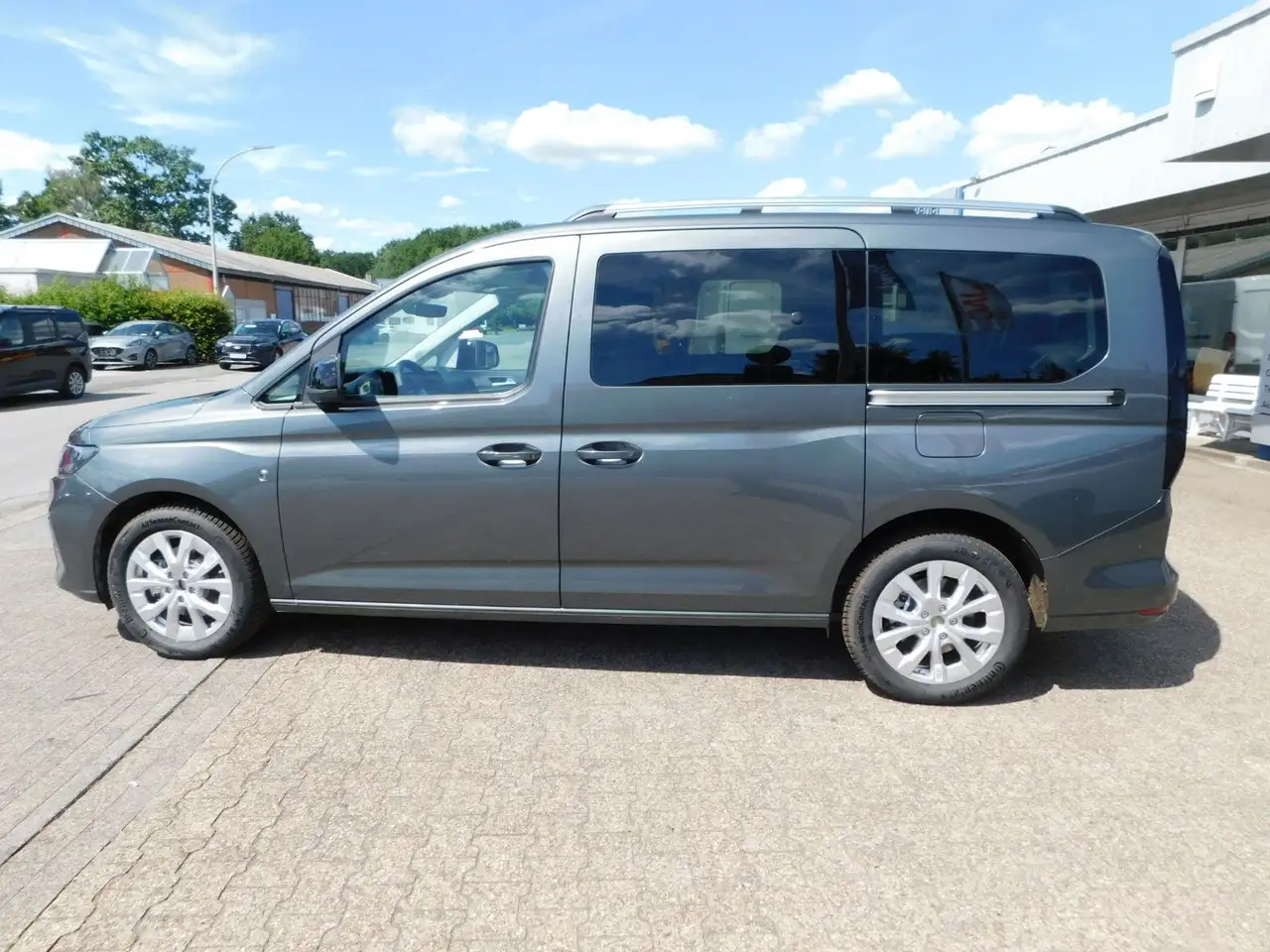 Ford Tourneo 8