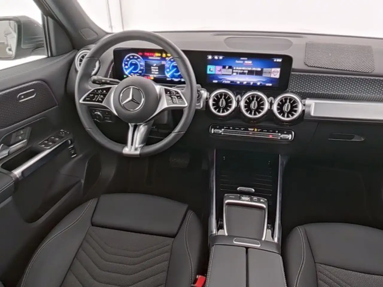 Mercedes-Benz EQB 250 8