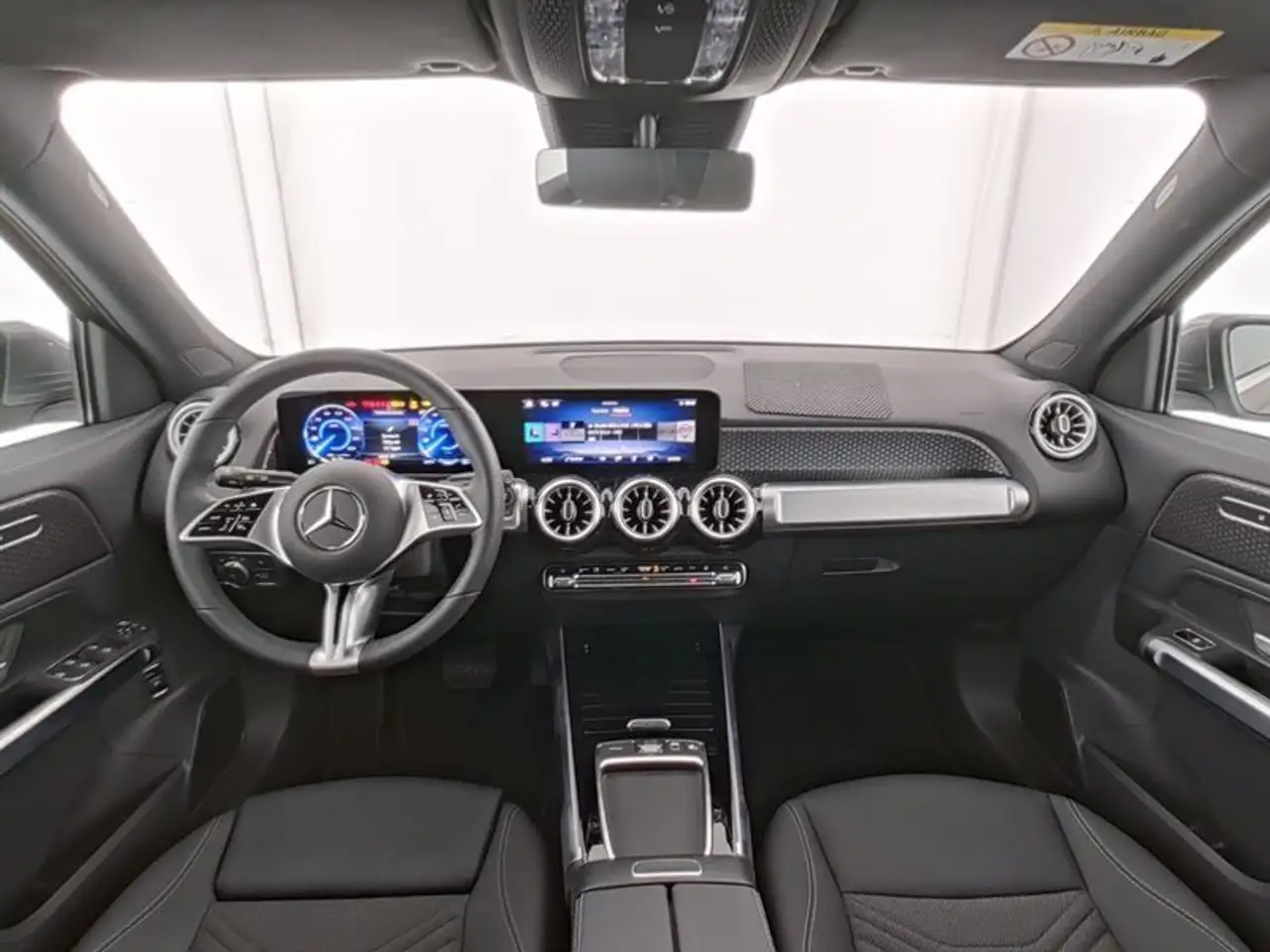 Mercedes-Benz EQB 250 9