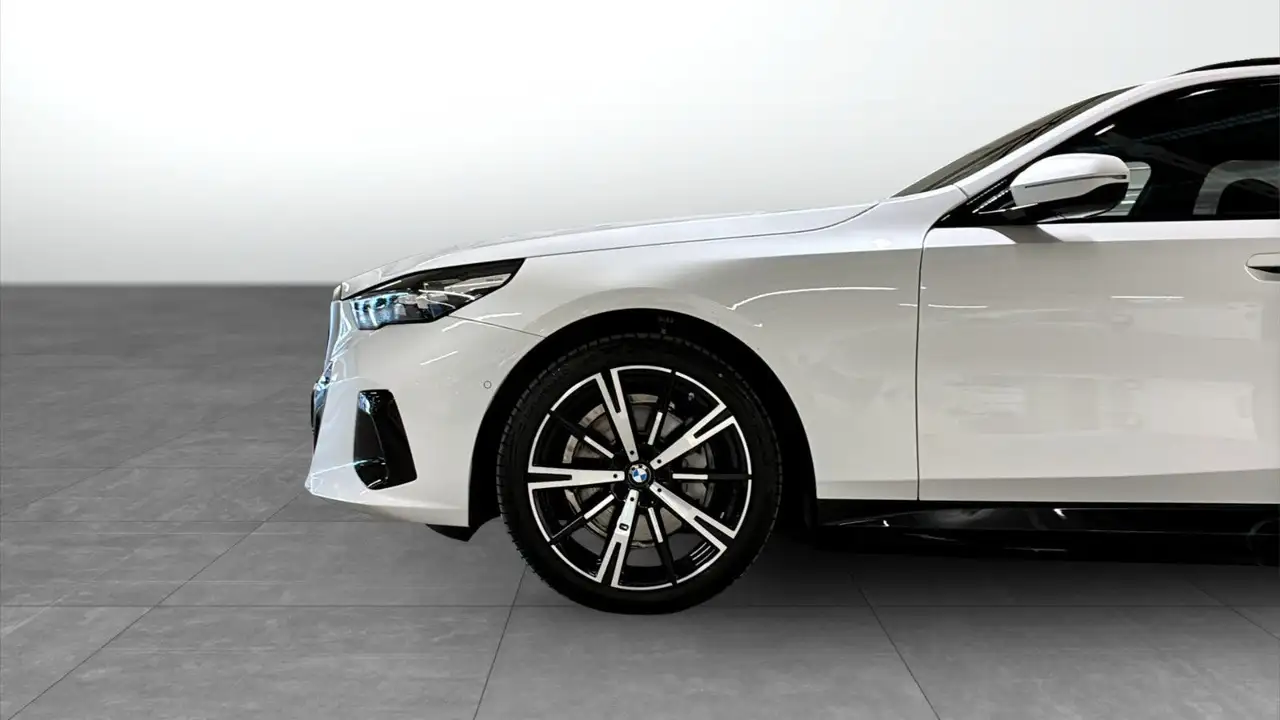 BMW i5 6