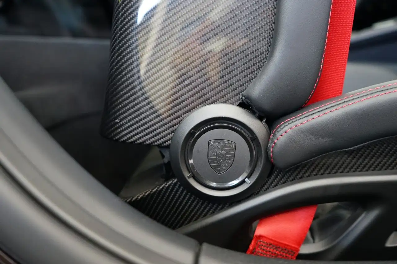 Porsche 992 12