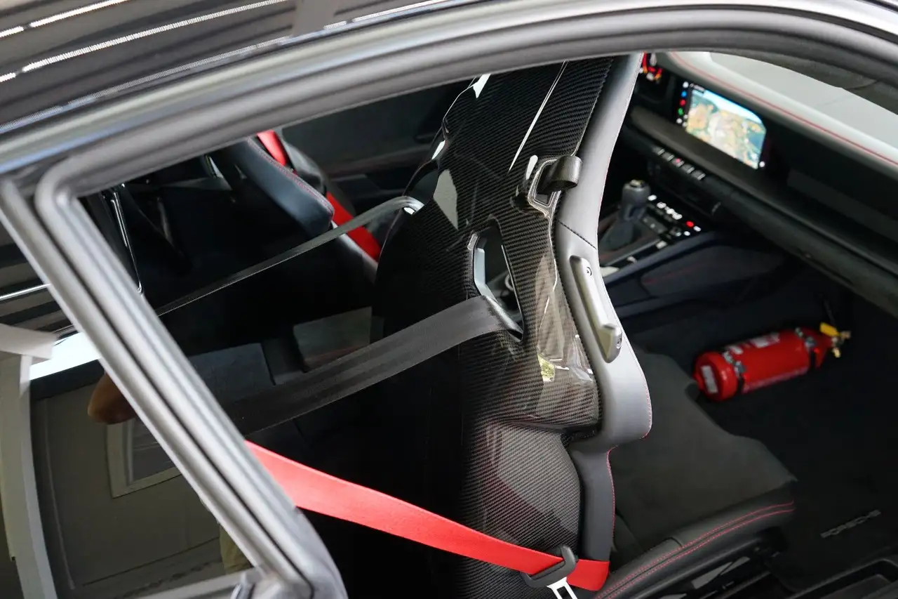 Porsche 992 13