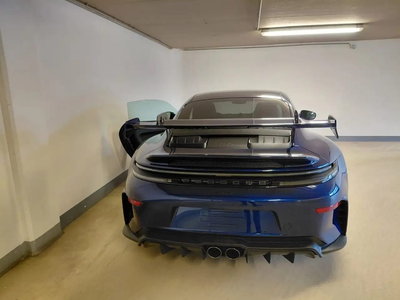 Porsche 992 911 4