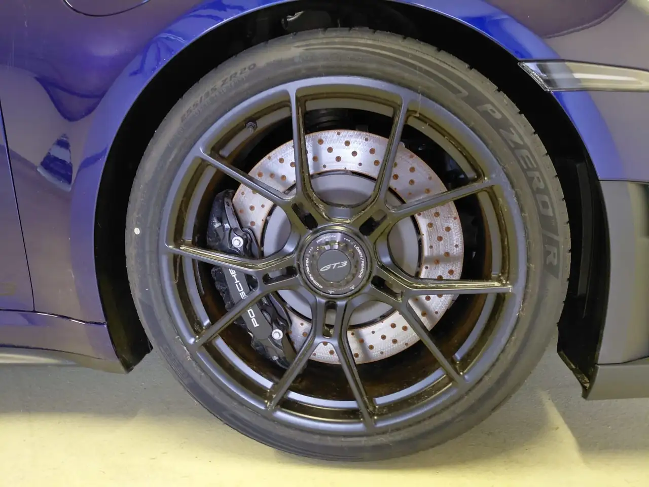 Porsche 992 911 6