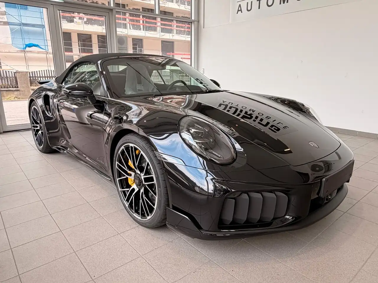 Porsche 992 911 2