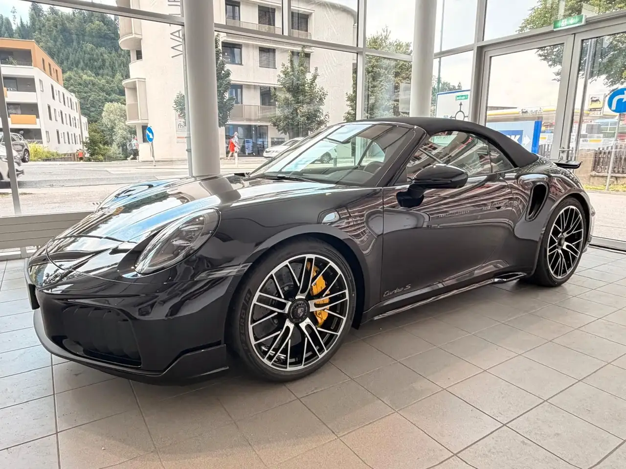 Porsche 992 911 4