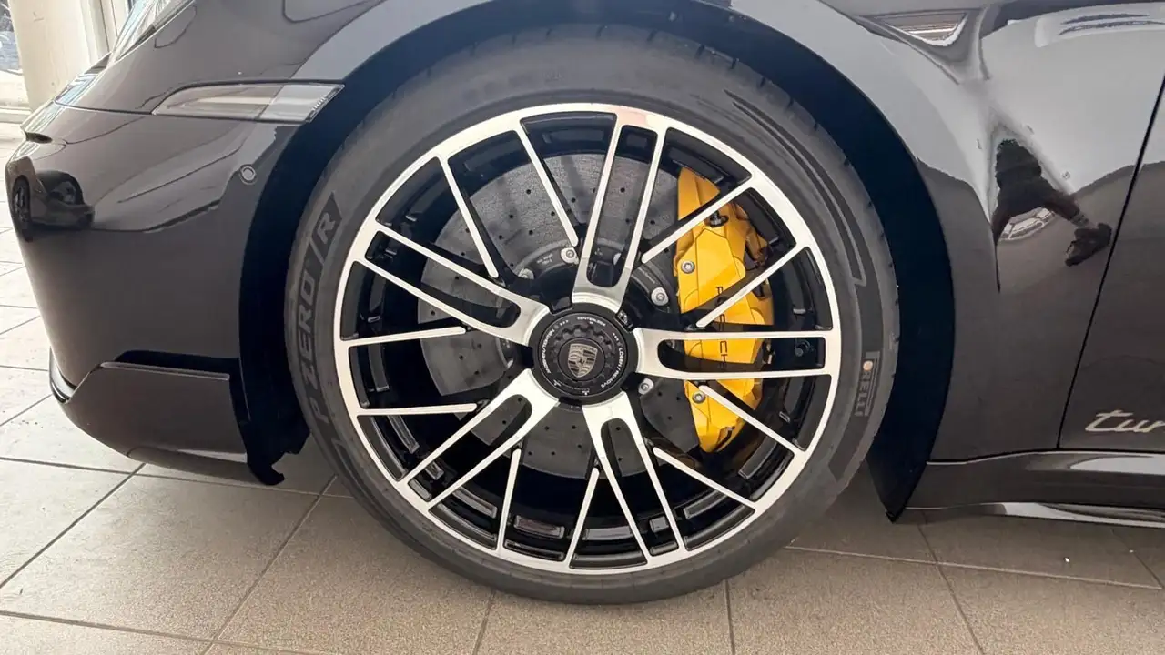 Porsche 992 911 7