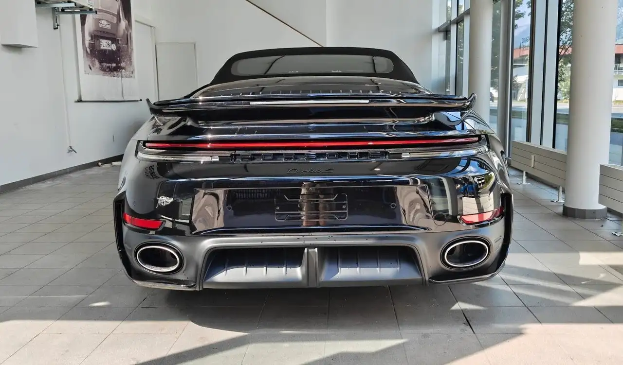 Porsche 992 911 8
